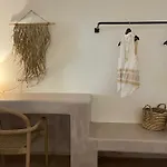 Acave Santorini