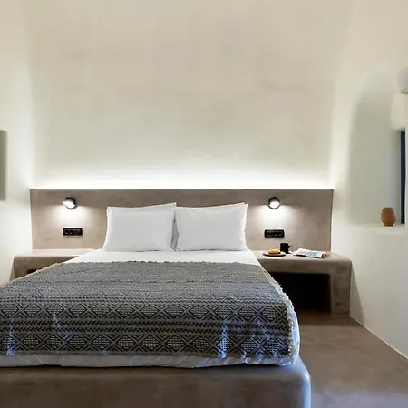 Acave Santorini *
