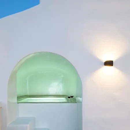 Acave Santorini