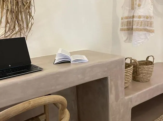 Acave Santorini Apartment *