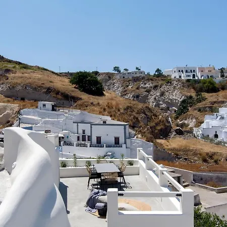 Acave Santorini *