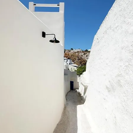 Acave Santorini *